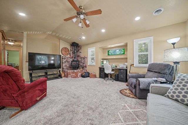 17816 N Creekside Dr, Pioneer, CA 95666