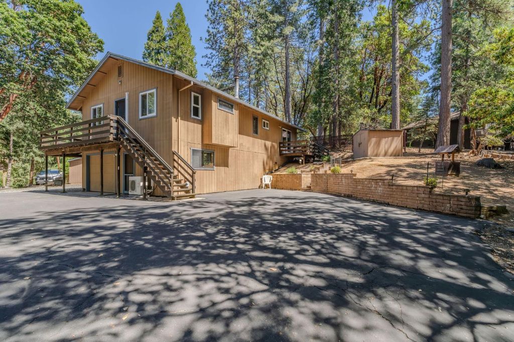 17816 N Creekside Dr, Pioneer, CA 95666