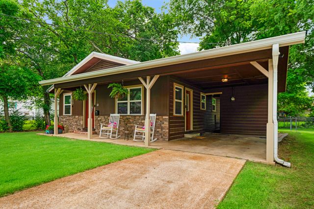 2435 Hubbard Street, Paris, TX 75460