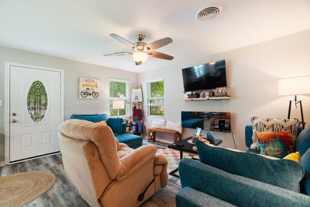 2435 Hubbard Street, Paris, TX 75460