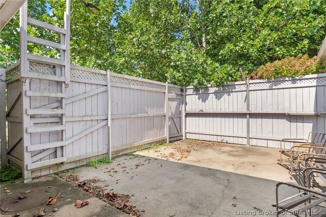 1715 Allentown Road, Sellersburg, IN 47172