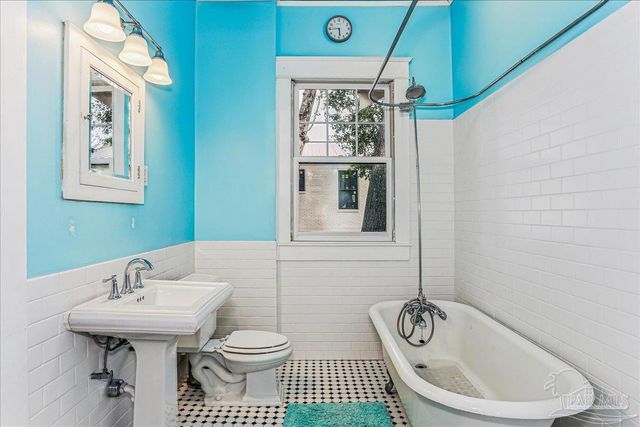 1011 N Reus St, Pensacola, FL 32501