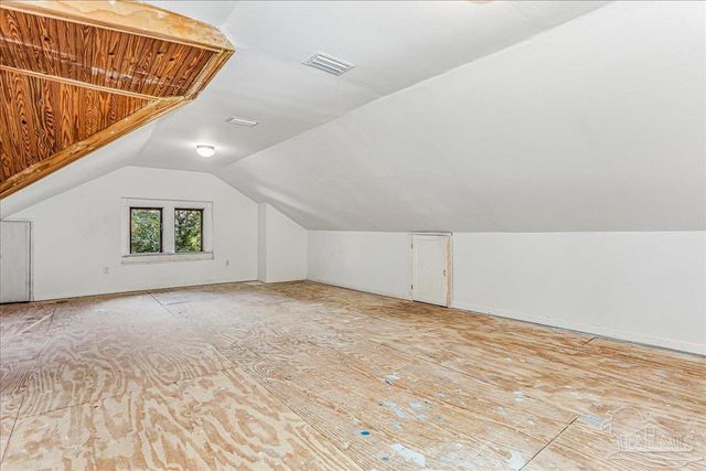 1011 N Reus St, Pensacola, FL 32501