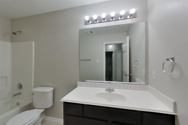 8515 Bartletts Harbor Court, Houston, TX 77040