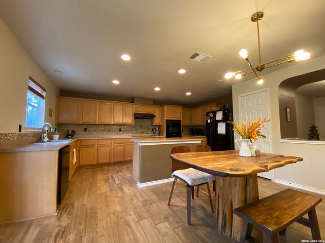 7915 Colonia, San Antonio, TX 78254