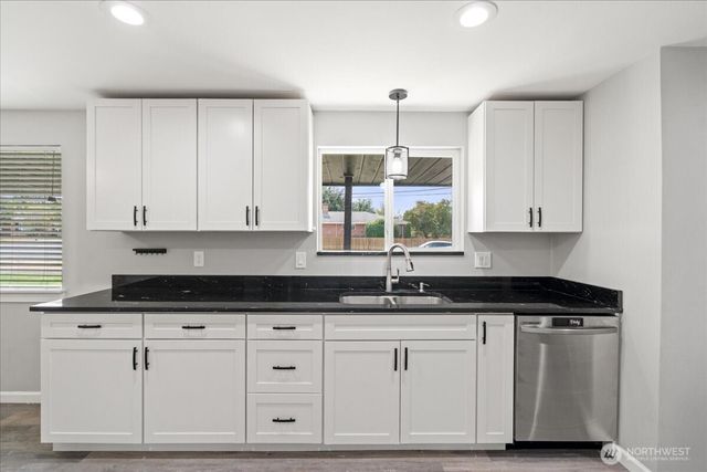 26324 SE 426th Street, Enumclaw, WA 98022