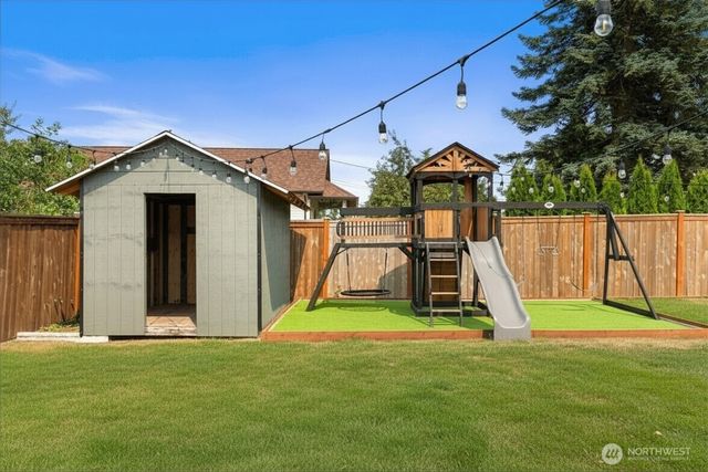 26324 SE 426th Street, Enumclaw, WA 98022