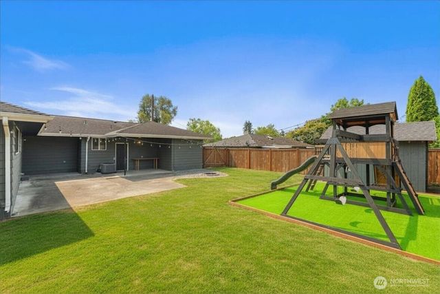 26324 SE 426th Street, Enumclaw, WA 98022