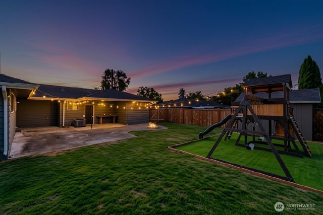 26324 SE 426th Street, Enumclaw, WA 98022