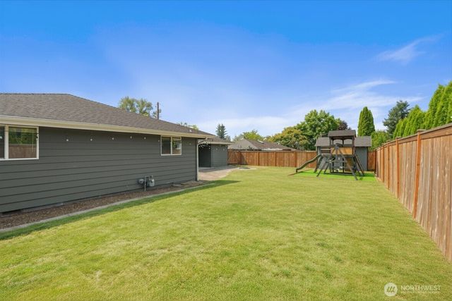 26324 SE 426th Street, Enumclaw, WA 98022