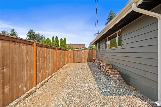 26324 SE 426th Street, Enumclaw, WA 98022