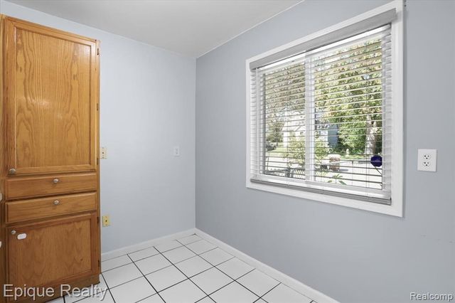 201 Parkdale Avenue, Pontiac, MI 48340