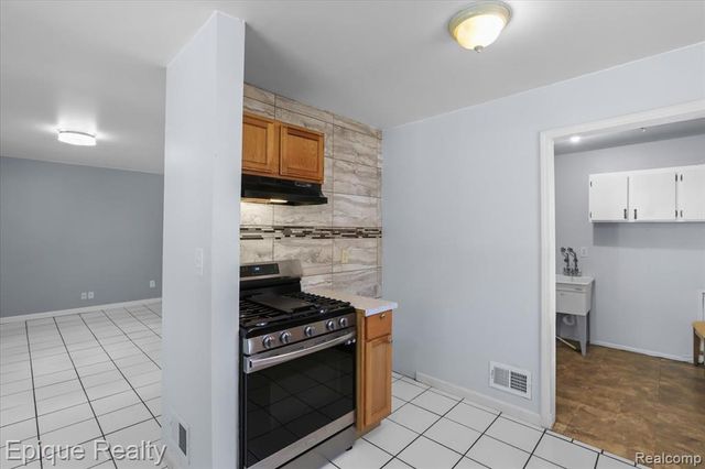 201 Parkdale Avenue, Pontiac, MI 48340