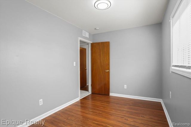 201 Parkdale Avenue, Pontiac, MI 48340