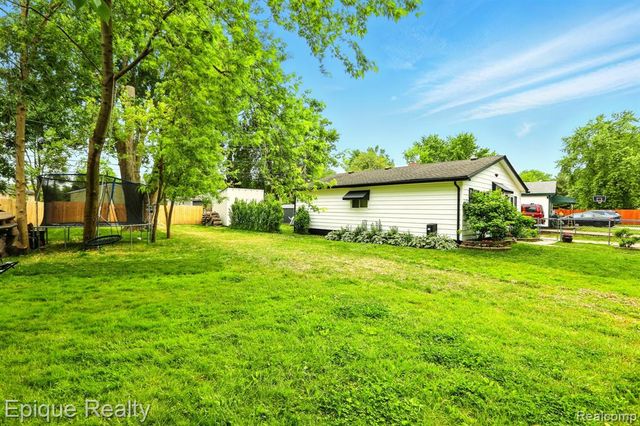 201 Parkdale Avenue, Pontiac, MI 48340