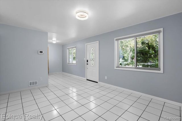 201 Parkdale Avenue, Pontiac, MI 48340