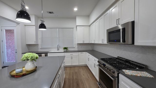 12102 Savannah Avenue, Lubbock, TX 79424