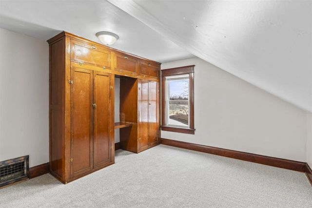 713 JEFFERSON STREET, Little Chute, WI 54140