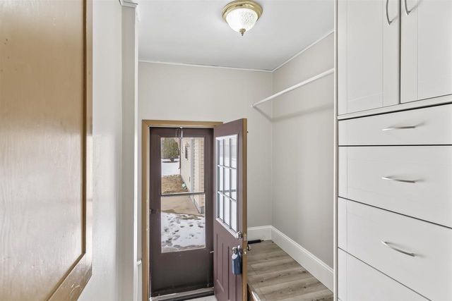 713 JEFFERSON STREET, Little Chute, WI 54140