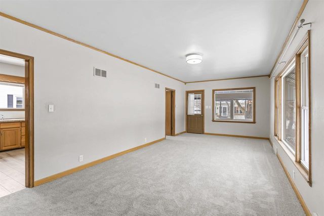 713 JEFFERSON STREET, Little Chute, WI 54140