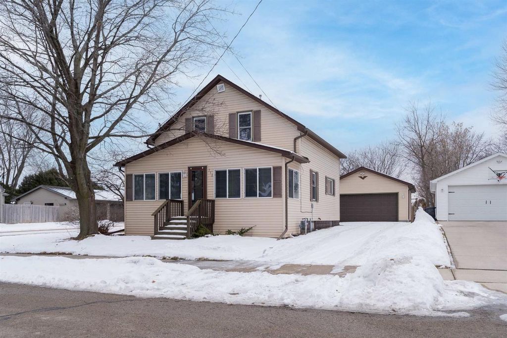 713 JEFFERSON STREET, Little Chute, WI 54140