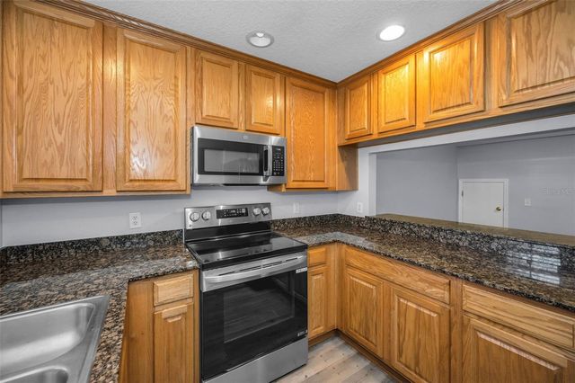 9614 CHARLESBERG DRIVE, Tampa, FL 33635