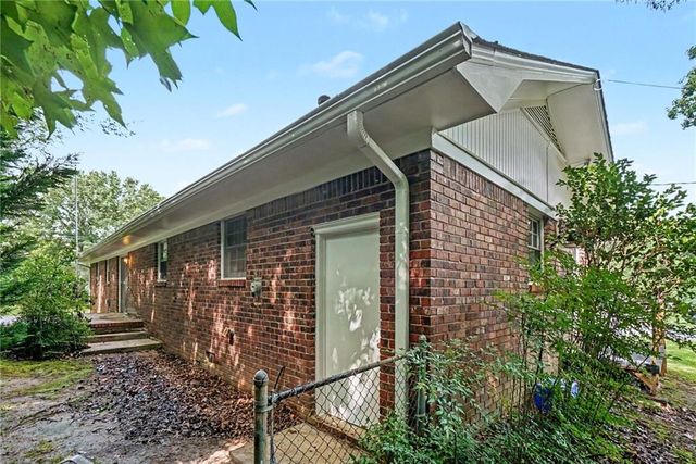 3383 Navaho Trail SE, Smyrna, GA 30080