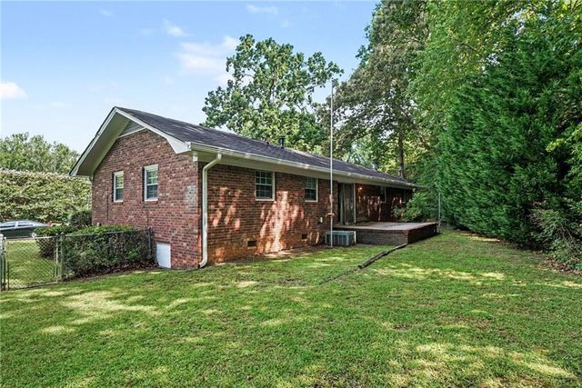 3383 Navaho Trail SE, Smyrna, GA 30080