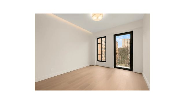 303 W 113th St Ph, New York City, NY 10026