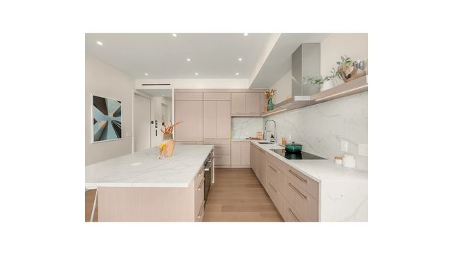 303 W 113th St Ph, New York City, NY 10026