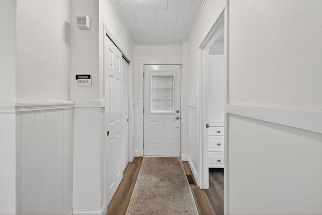 12 Linden St, Berlin, MA 01503