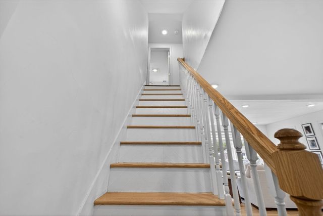 12 Linden St, Berlin, MA 01503