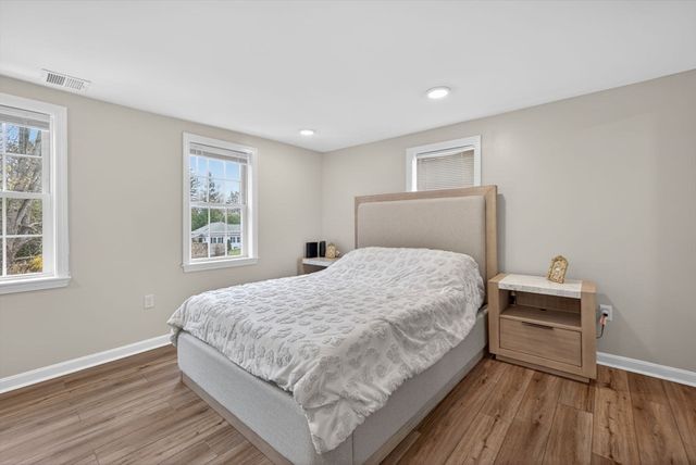 12 Linden St, Berlin, MA 01503