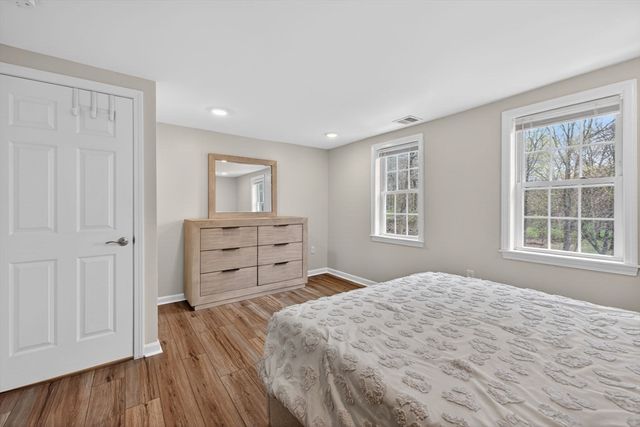 12 Linden St, Berlin, MA 01503