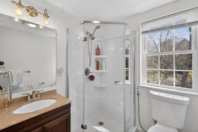 12 Linden St, Berlin, MA 01503