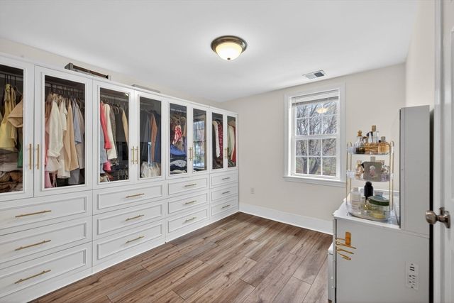 12 Linden St, Berlin, MA 01503