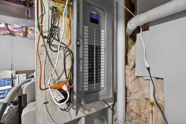 12 Linden St, Berlin, MA 01503