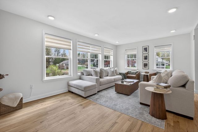 12 Linden St, Berlin, MA 01503