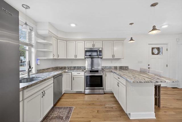 12 Linden St, Berlin, MA 01503