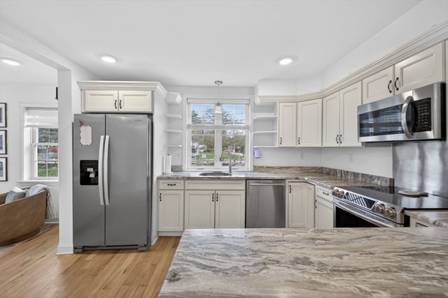 12 Linden St, Berlin, MA 01503