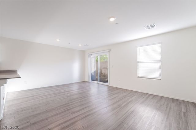 9935 Daffodil Hills Street, Las Vegas, NV 89141