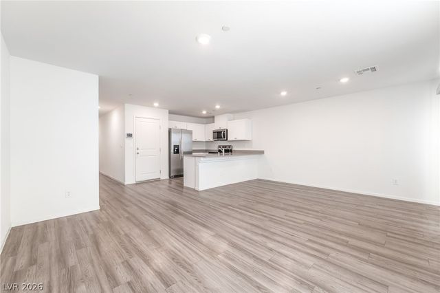9935 Daffodil Hills Street, Las Vegas, NV 89141