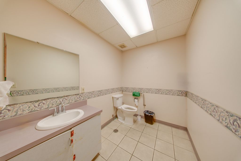 Image 11 of property listing at 3307 Broadway Street 140, Mt Vernon, IL 62864