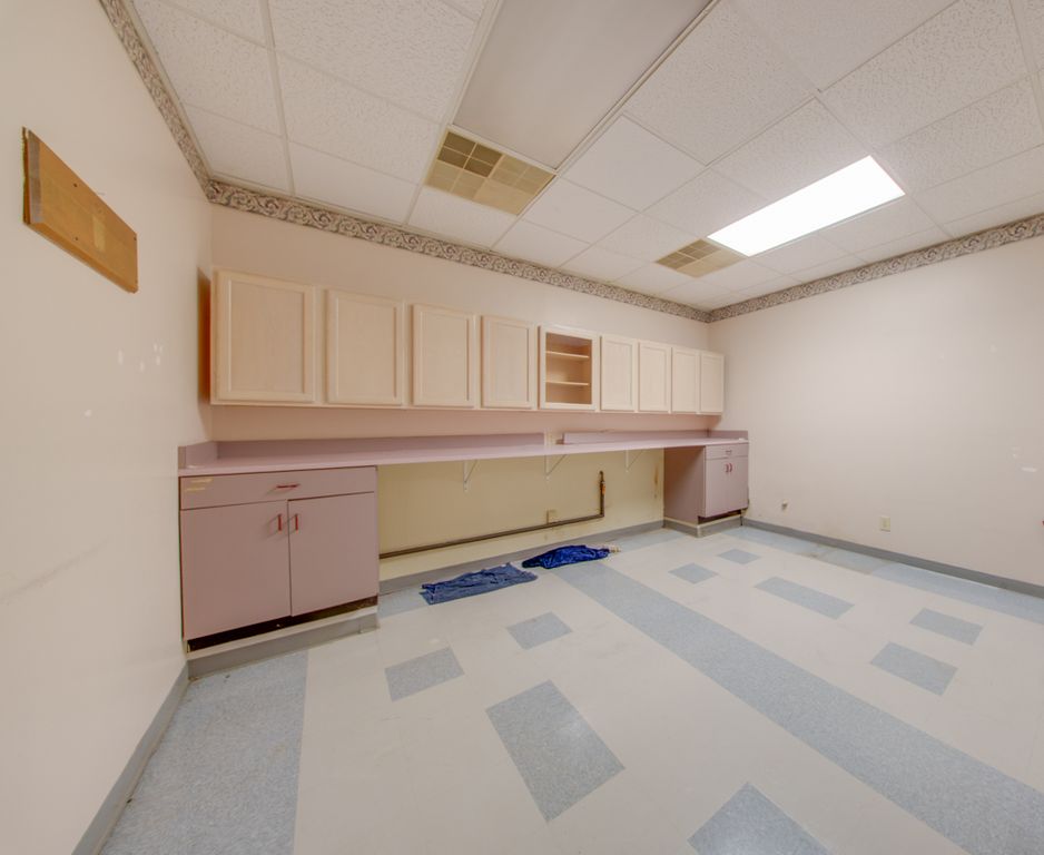 Image 14 of property listing at 3307 Broadway Street 140, Mt Vernon, IL 62864