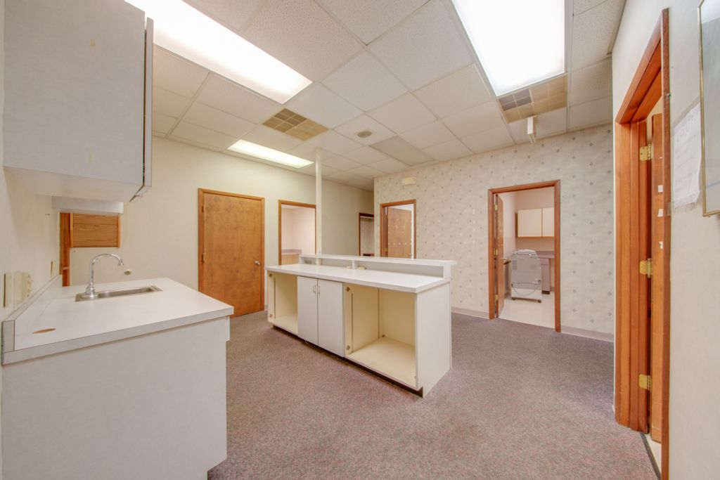 Image 16 of property listing at 3307 Broadway Street 140, Mt Vernon, IL 62864