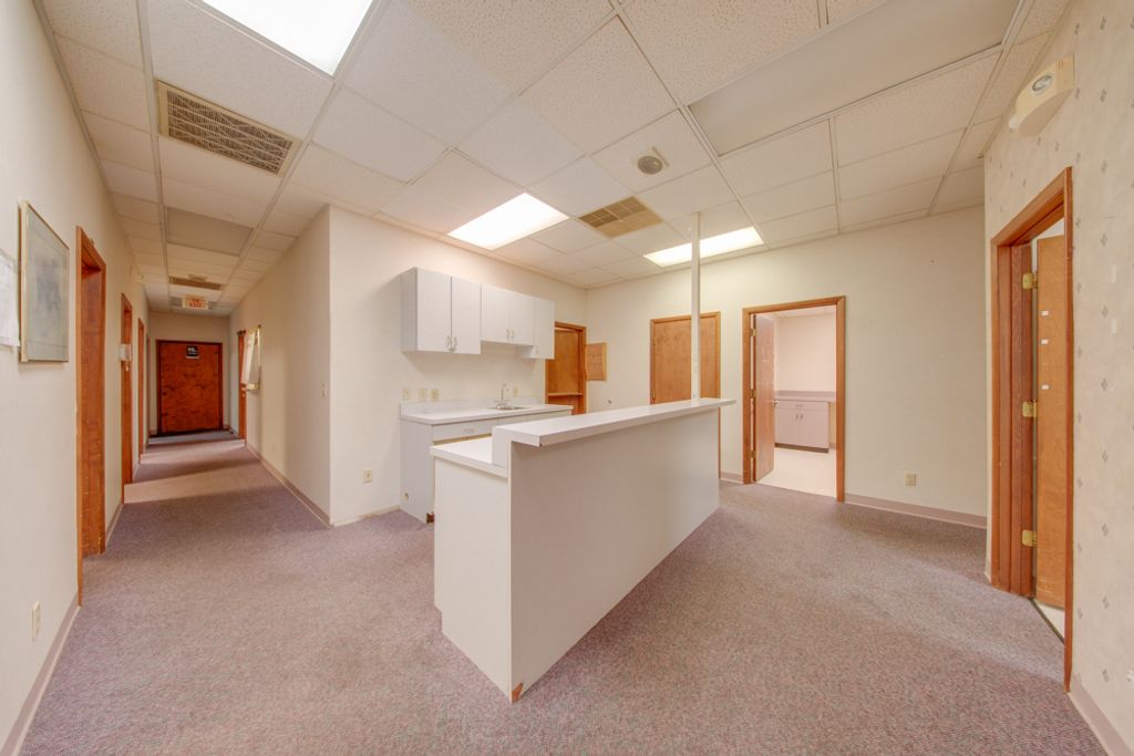 Image 17 of property listing at 3307 Broadway Street 140, Mt Vernon, IL 62864