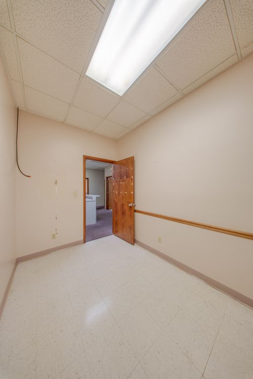Image 19 of property listing at 3307 Broadway Street 140, Mt Vernon, IL 62864