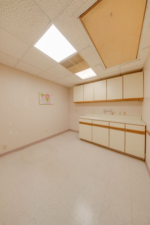 Image 28 of property listing at 3307 Broadway Street 140, Mt Vernon, IL 62864