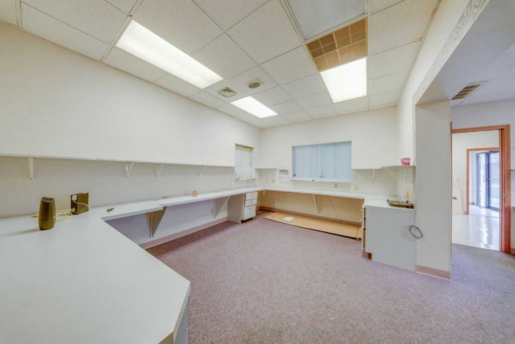 Image 31 of property listing at 3307 Broadway Street 140, Mt Vernon, IL 62864