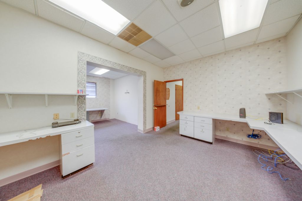 Image 32 of property listing at 3307 Broadway Street 140, Mt Vernon, IL 62864